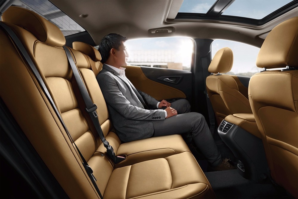 行走边界试驾2016款上汽通用雪佛兰迈锐宝XL1.5T锐耀版