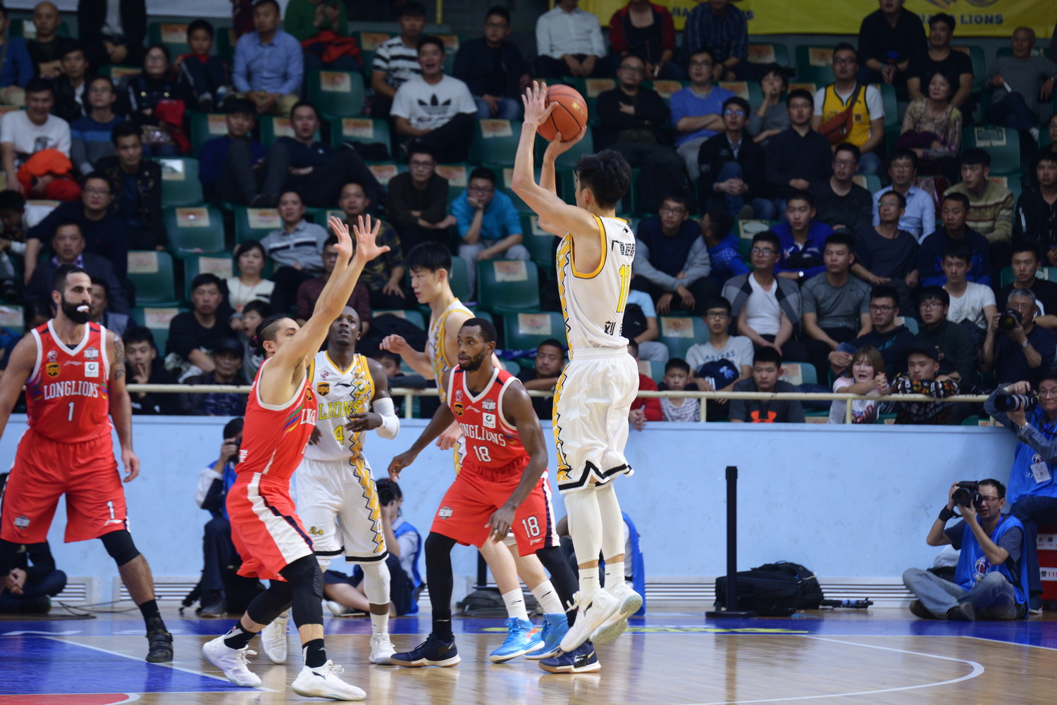 图说广厦｜轻敌吞毒奶，春哥来背锅｜广厦116-118广州现场高清图