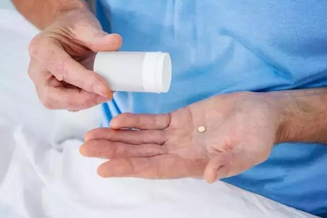 尿酸降不下去的原因,尿酸提示什么异常