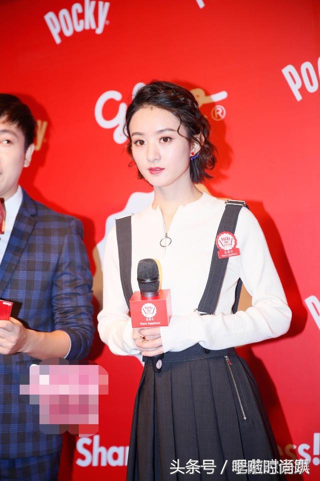 赵丽颖穿高帮鞋子,赵丽颖机场同款白色运动鞋