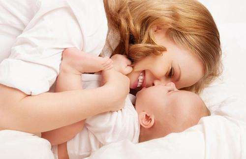 母乳前喝水好还是母乳后喝水好,母乳混合喂养的宝宝需要喝水吗