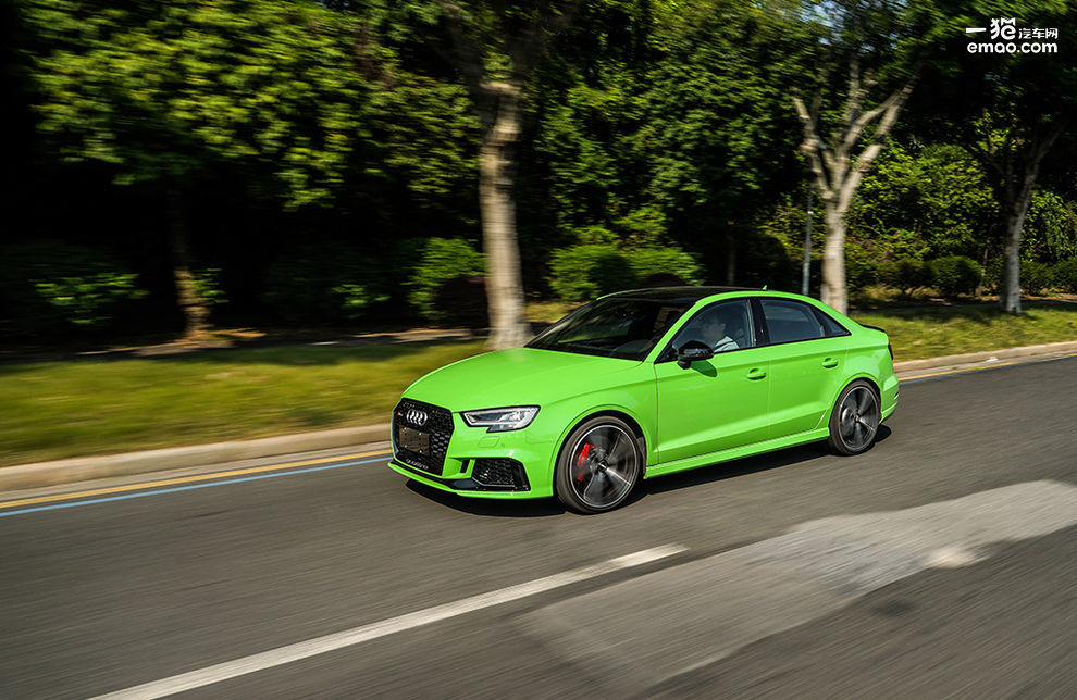 2024款奥迪rs3驾驶感受,奥迪rs3很理想的座驾整体造型协调