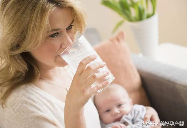 产后白开水喝不下,产后口渴严重怎么办可以喝糖水不
