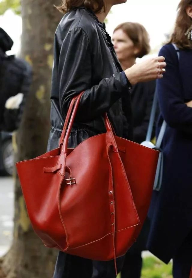 月薪5000的我是怎么存钱买房的,月入多少穿得起celine