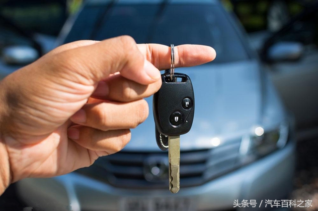 两把汽车钥匙丢了怎么配,汽车机械钥匙丢了能配吗