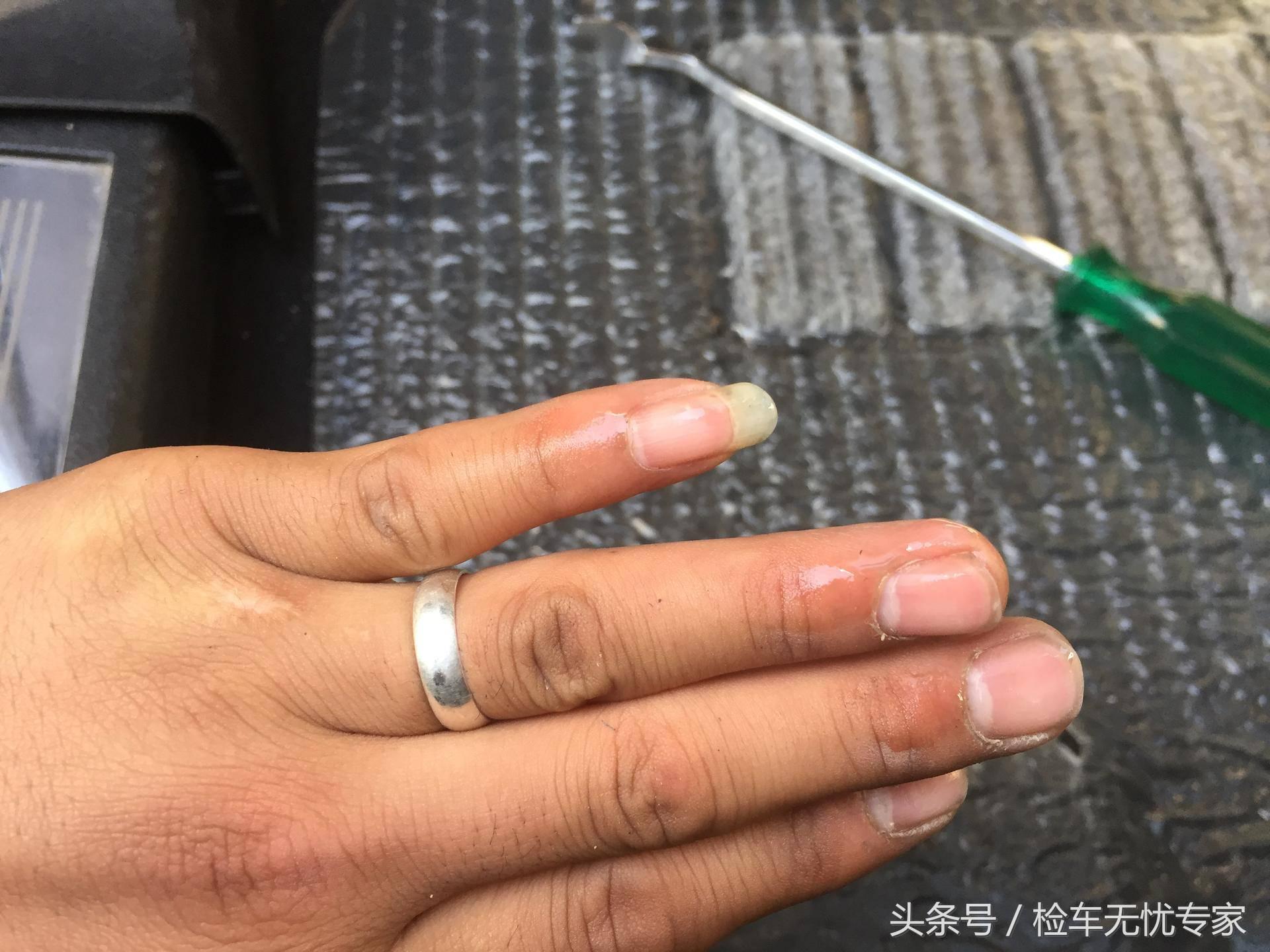 凯迪拉克SRX瞬间贬值10W？买家气吐血，直呼险被害死