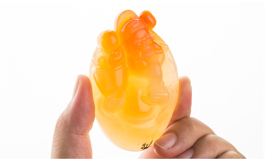 怎样挑选好的黄龙玉手串呢,黄龙玉鉴赏与选购的区别是什么