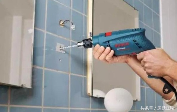 灯里面线坏了,灯线烧坏了