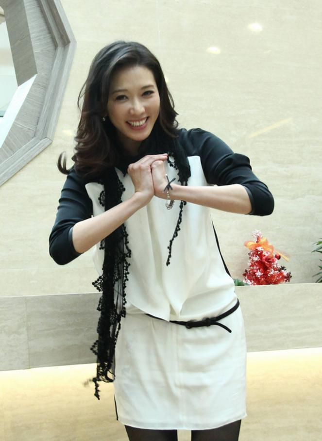 林志玲台下卖萌,林志玲卖萌甜美似少女