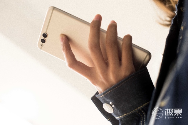 千元手机性能续航排名第一,荣耀畅玩7x详细评测