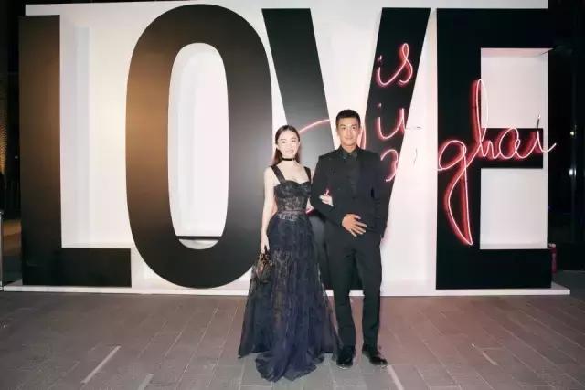 全新的MissDior吸引王珞丹何穗是因为……