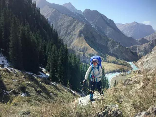 乌孙古道天堂湖在琼库什台吗,乌孙古道天堂湖到黑英山多远