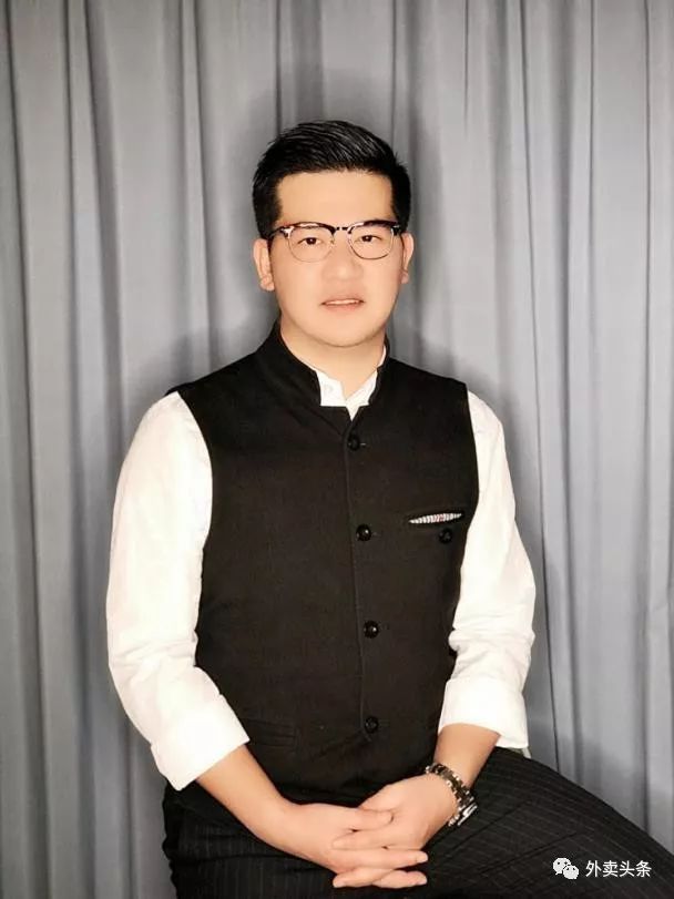 “虾”搞？靠4个服务员，一碗龙虾饭竟然卖500万！