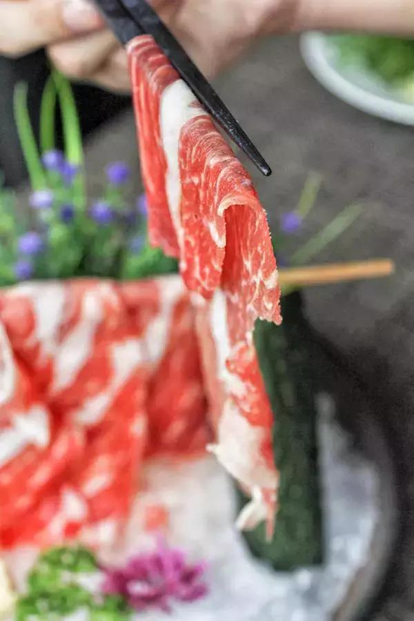 日式火锅寿喜锅正宗,正宗日式寿喜锅跪式服务