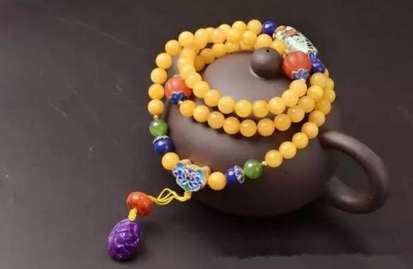 怎么鉴定天然蜜蜡和优化蜜蜡,蜜蜡鉴定怎么没有折射率