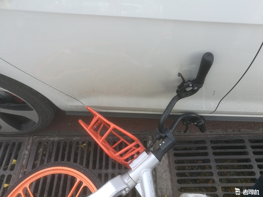 车身小凹陷有必要钣金喷漆吗,车门凹陷是钣金喷漆还是做无痕