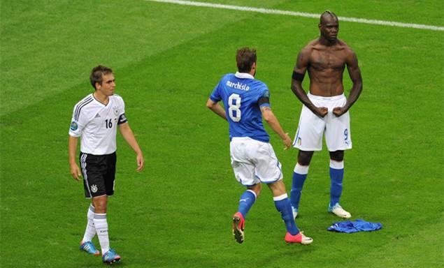 2014欧洲杯巴神梅开二度,2022世界杯预选赛意大利巴神