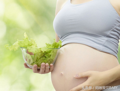 孕晚期肚子像肿了一样疼,孕晚期肚子很撑还会鼓包