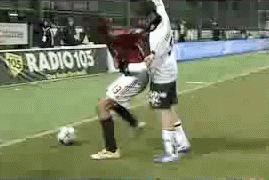 盘点足坛不可思议扑球瞬间集锦,足坛十大凶狠犯规集锦