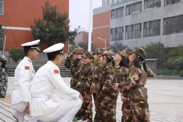 萌化了！这样的“小小兵”你见过吗？