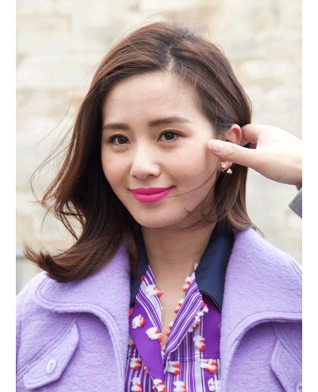 黄皮乌唇素颜适合什么颜色的口红,完美日记口红推荐色号素颜黄皮