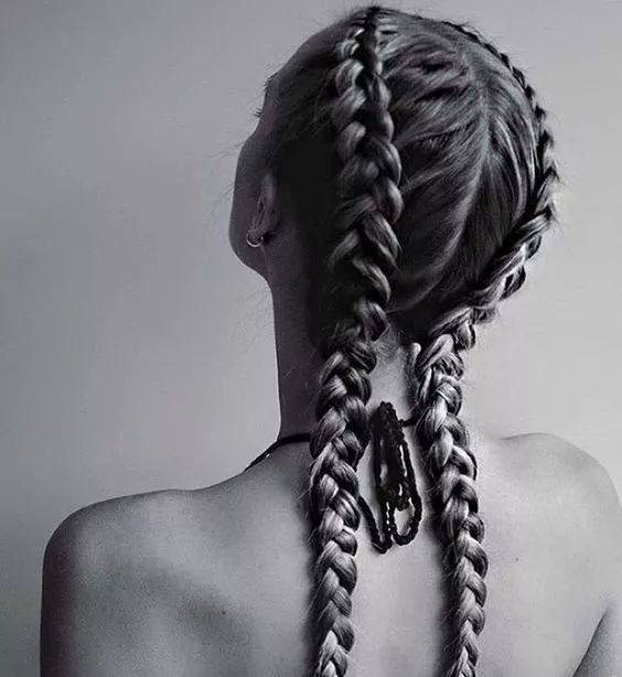 适合健身的发型女生,适合长发的运动女孩发型