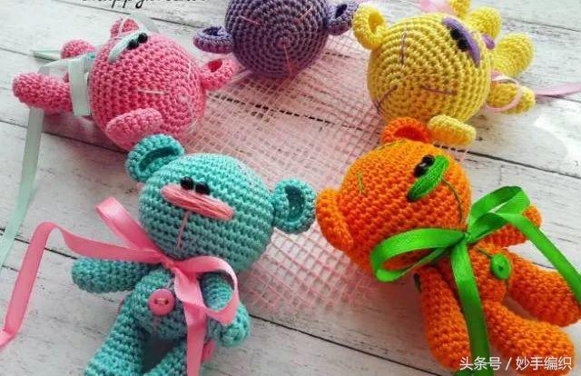 万万没想到，这都是她用毛线钩的，邻居们都赞不绝口！