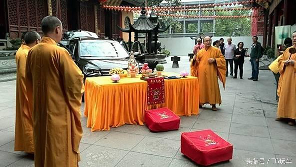 新车提车必做三件事,刚提的新车就让人撞了