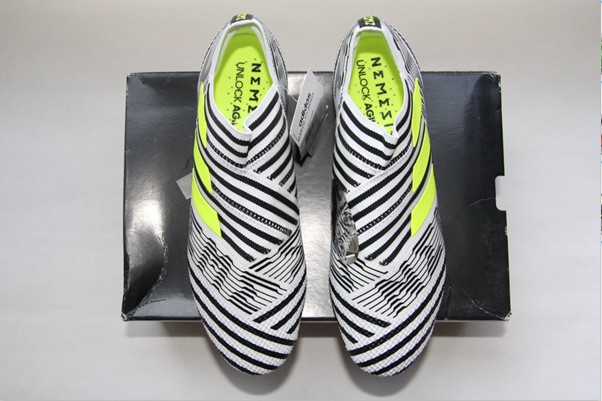 哪款足球鞋最好,适合中国人脚型的足球鞋