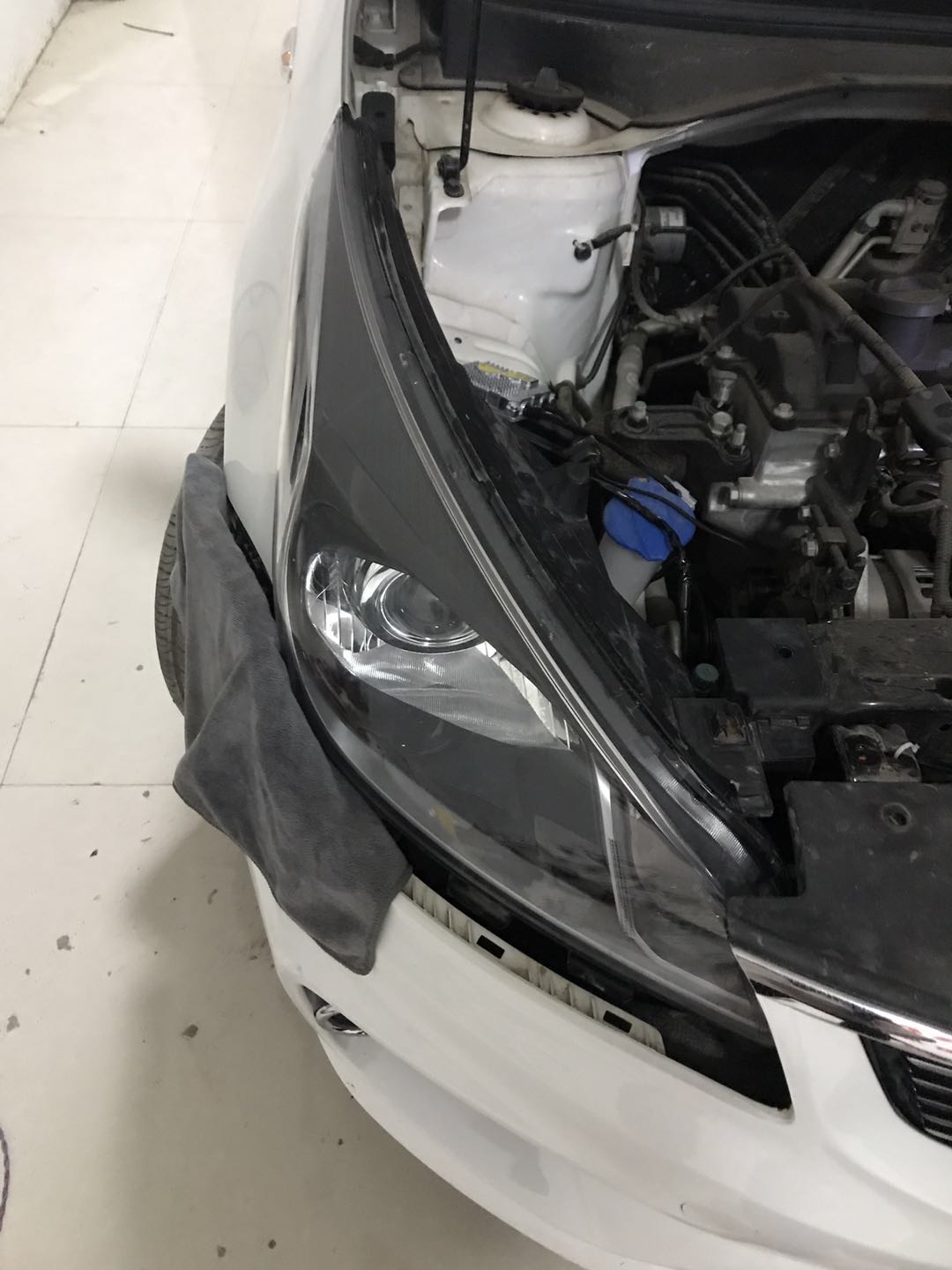 起亚k2改海拉5大灯,起亚k2灯光改装效果图