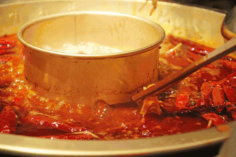 正宗重庆老火锅店逛新城推荐,重庆逛吃之旅本地人推荐的火锅店