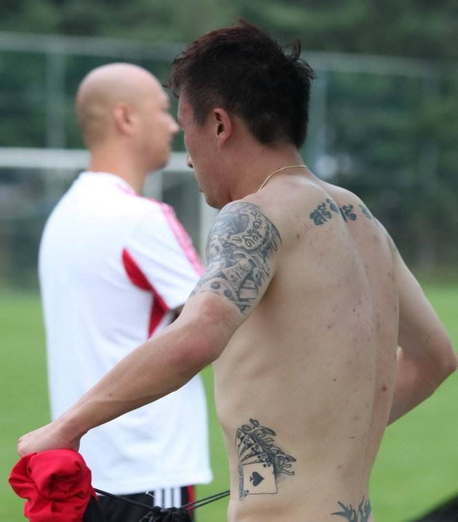 中国足球队纹身最多的人是谁,球可以输但打球的气势不能输