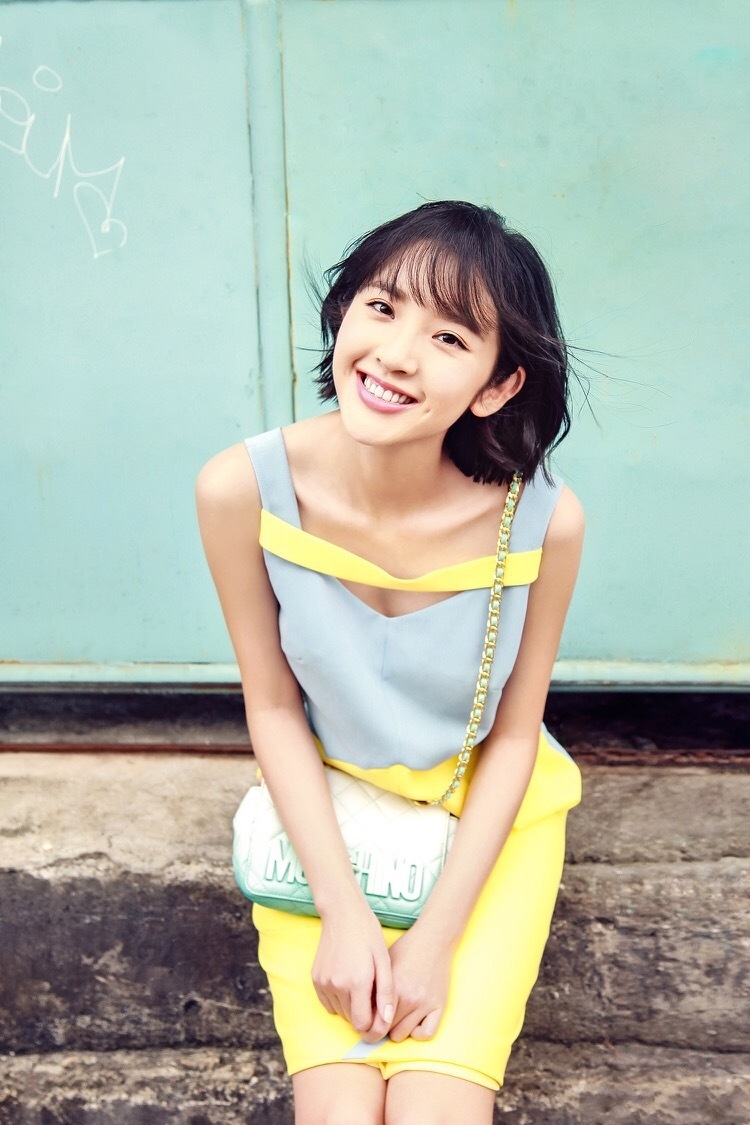 唐艺昕的迷人短发,唐艺昕绿色镂空连衣裙