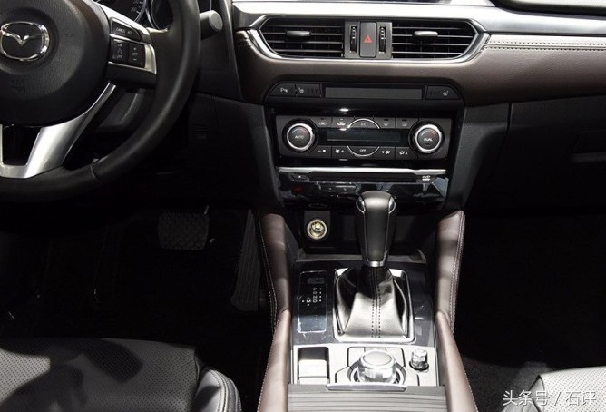 17年马自达阿特兹2.0街拍,马自达6阿特兹17款报价