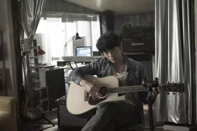 这是一部色而不淫,淫而不荡的电影