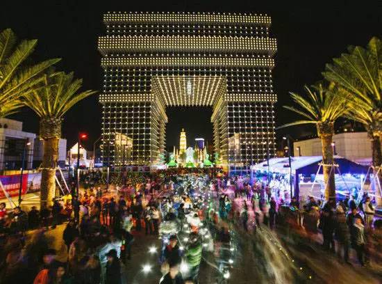 逛街购物的人少了,现在逛街的人越来越少了