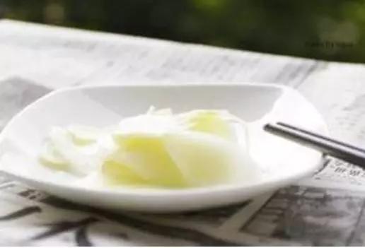 生姜放床头真的能帮助睡眠吗,睡眠枕头底下放姜片