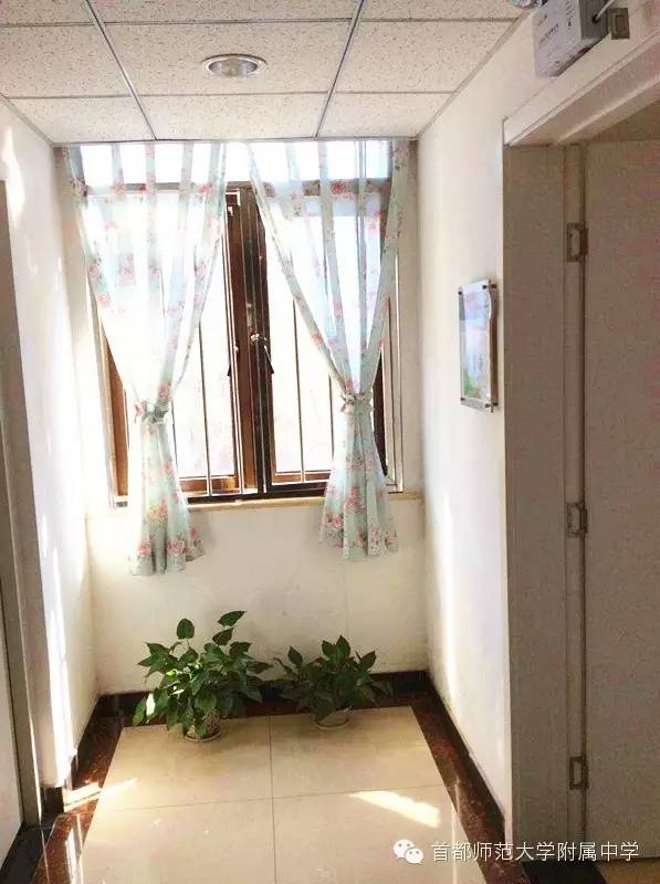 住在负一楼是什么体验,住在宿舍楼的感受