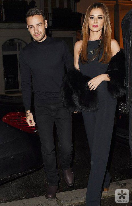 不逊色“双宋”《太后》剧中这对配角CP的情侣装也是非常的牛!