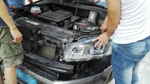 大众新桑塔纳氙气大灯,新款桑塔纳改疝气大灯