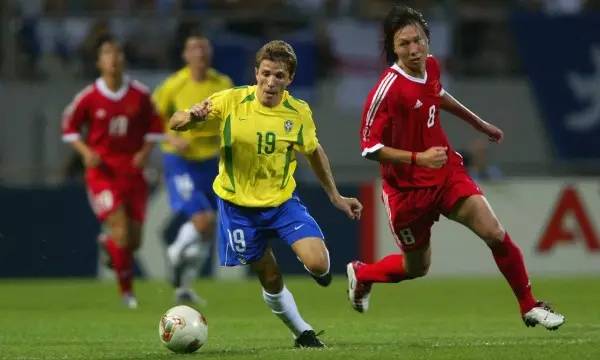 足坛十大矮个巨星,绿茵场巨星大全