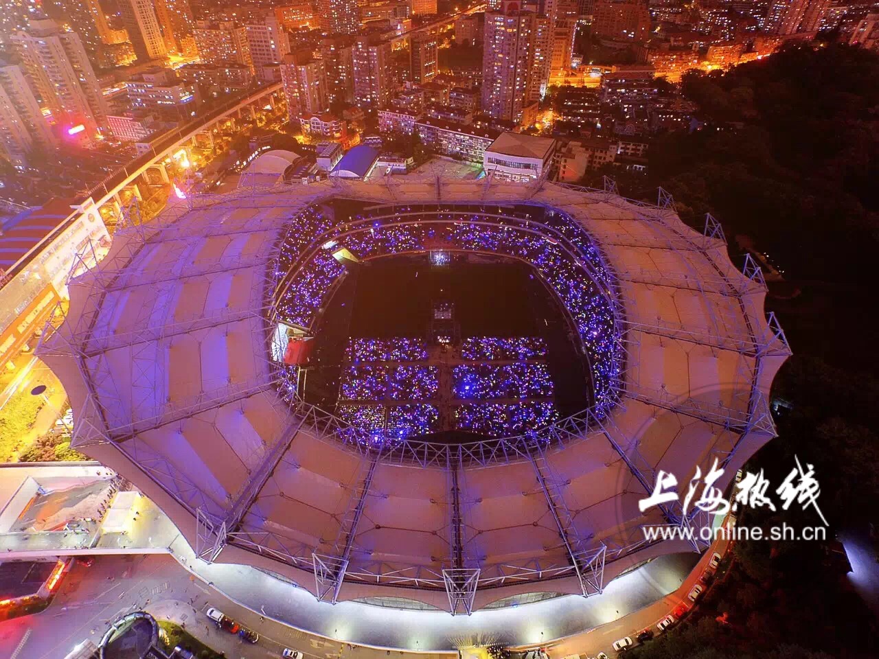 张信哲虹口足球场演唱会,张信哲太原开唱