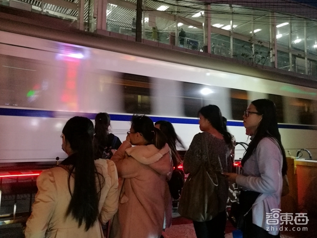 华为p9手机发布搭载徕卡镜头,年轻人的第一台徕卡手机华为p9