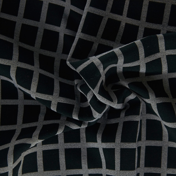 影响服装廓形的重要部位,影响服装颜色的因素