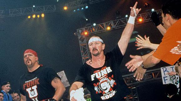 wwe摔角比赛最强壮的男人,摔角比赛最厉害的人是谁