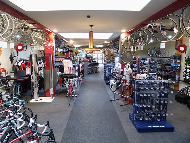 荷兰是全世界自行车最多国家 (荷兰自行车拥有量全球第一)