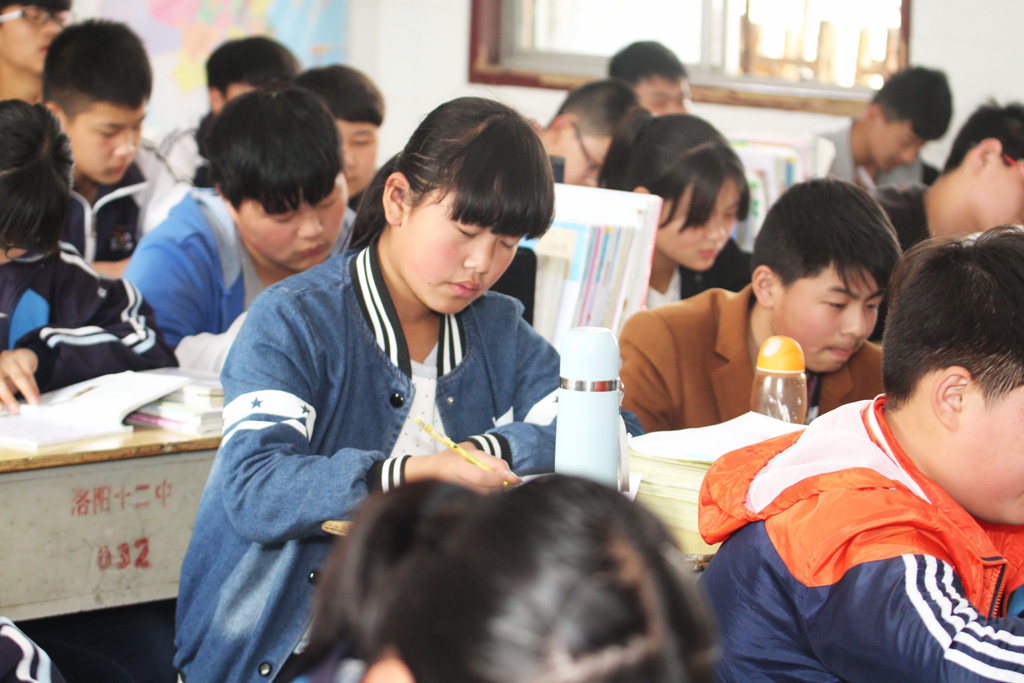 洛阳市第十二中学学校环境,洛阳市第十二中学毕业