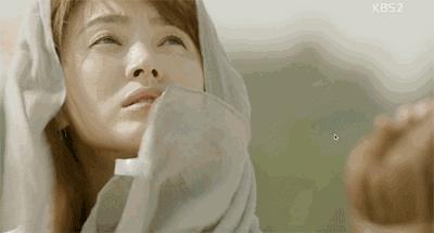 《太阳的后裔》大解析│宋仲基觉得宋慧乔的衣服多少钱？