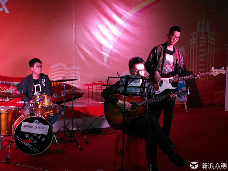 vivoxplay5旗舰版是最强机吗,vivoxplay5旗舰版外观