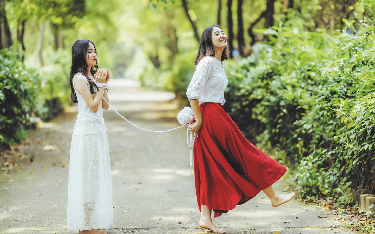 春美人美花也美,假日赏花怎么打扮?